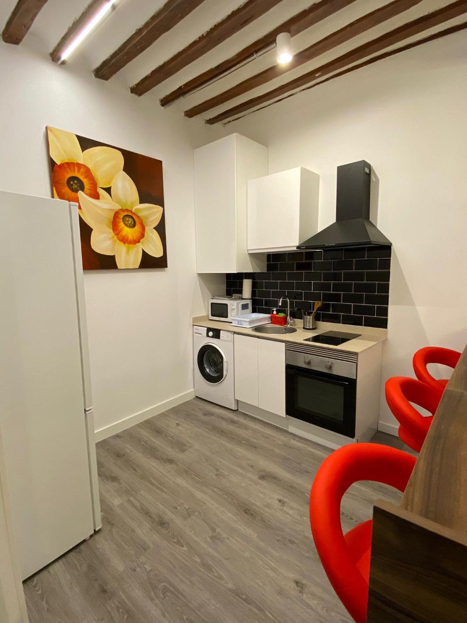Gran Via Urban Apartments Мадрид Экстерьер фото